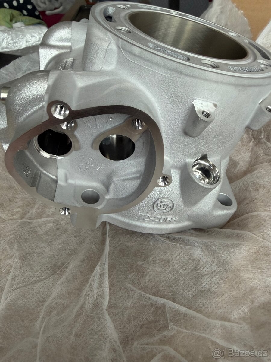 KTM/HQ/Gas Gas úklid skladu