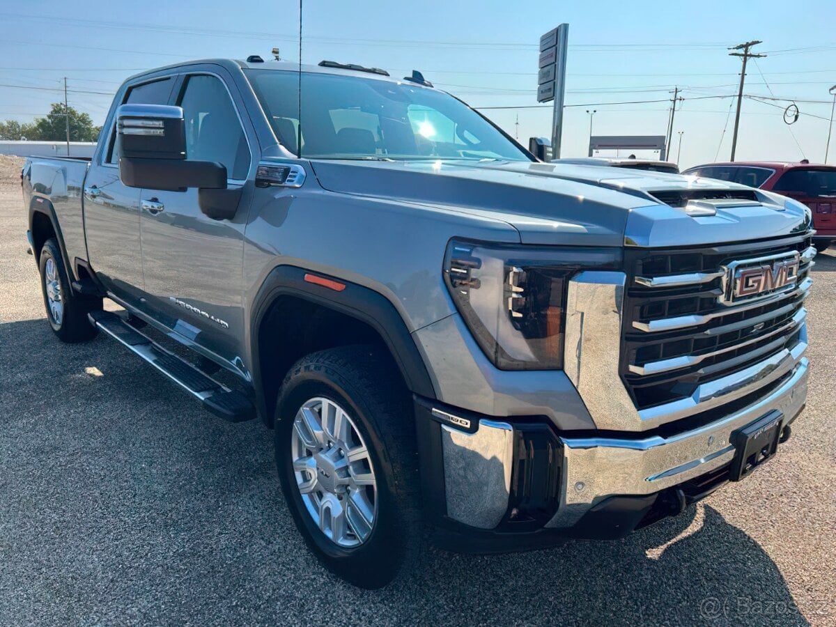 GMC Sierra 2500HD 6.6L, 4X4, najeto 19.491km (rok 2024)