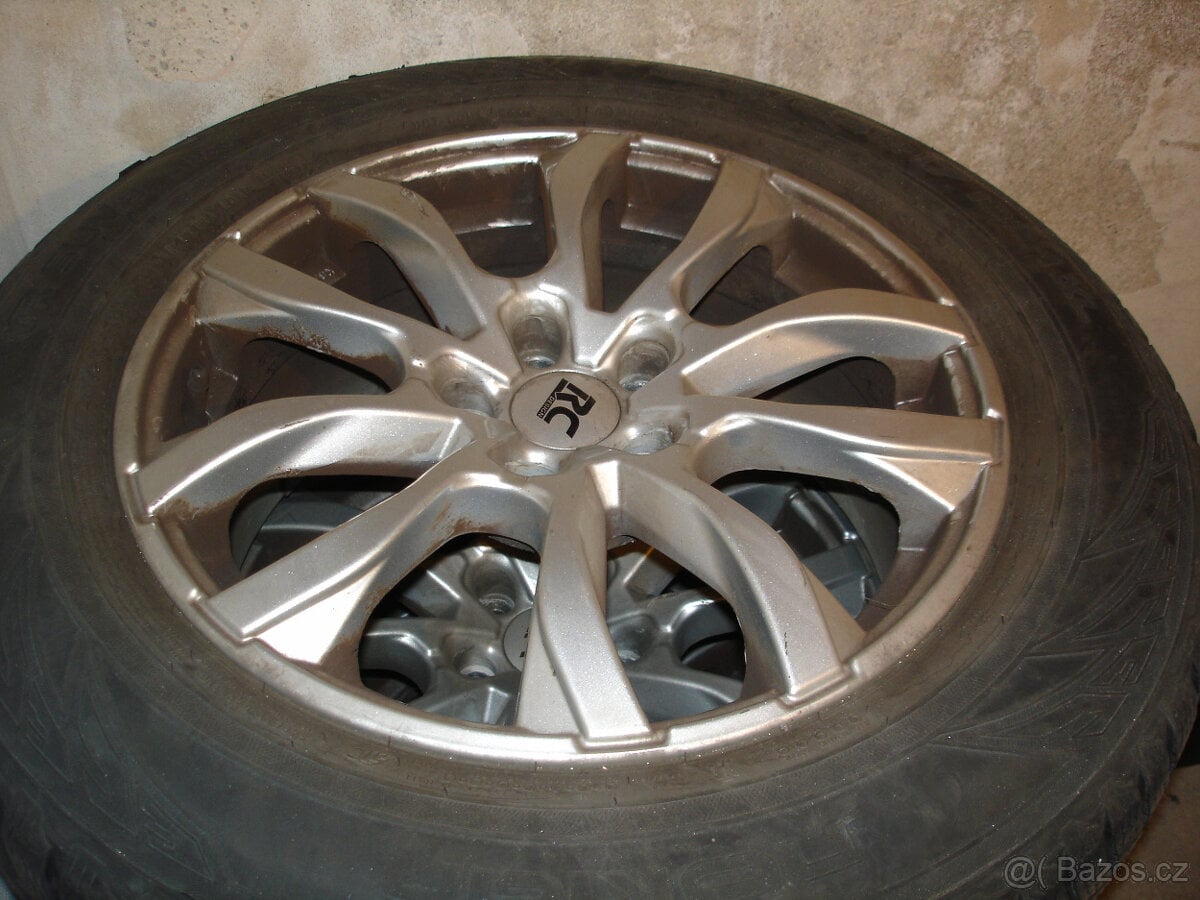 Prodám 4x 17" obutá zimní kola na range rover EVok