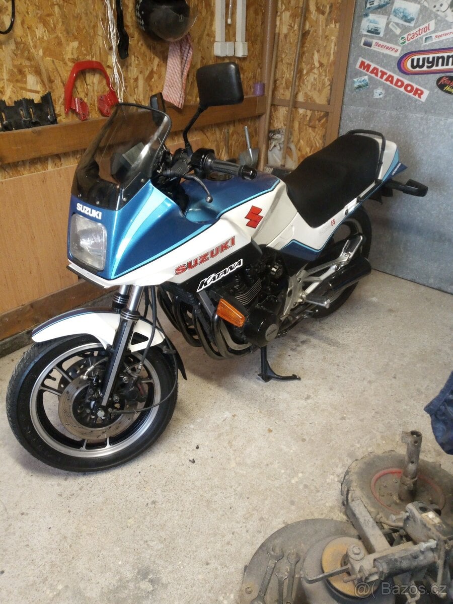 Silniční pneu 100/90-16