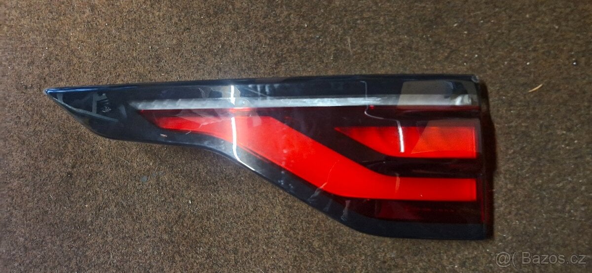 Leve zadni svetlo land rover discovery v L462