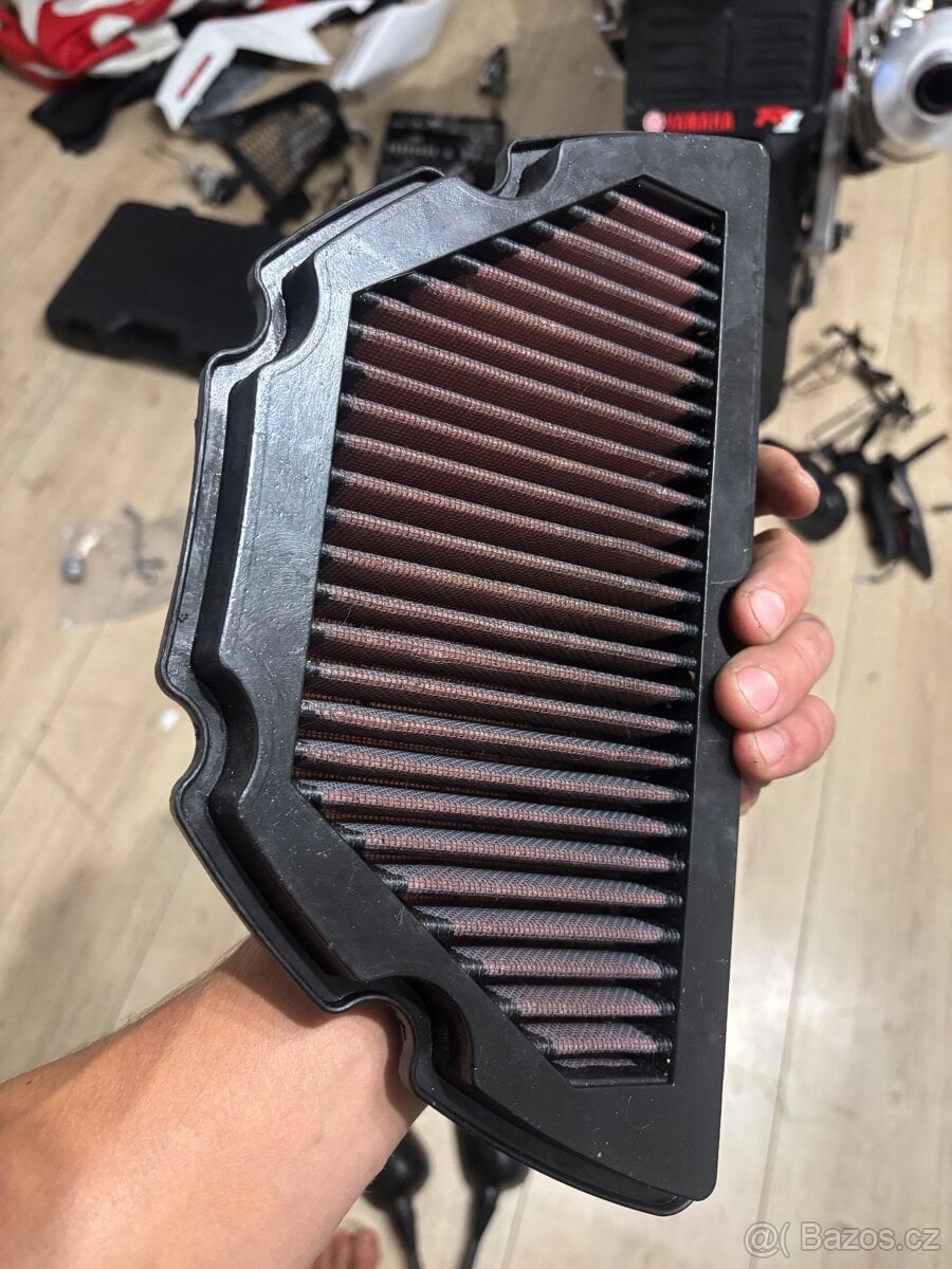 Sportovni vzduchovy filtr K&N na Yamaha R1 04-06 YA-1004