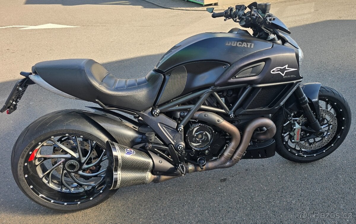 Ducati Diavel 1200 (2015)