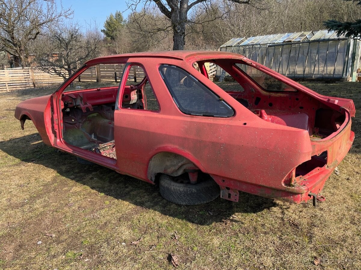 Sierra XR4i karoserie