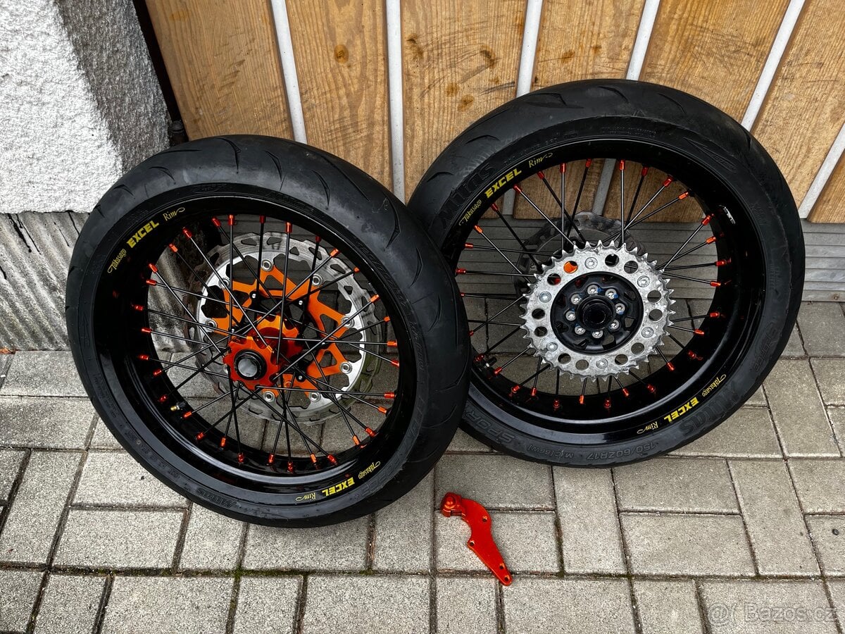 Excel supermoto kola