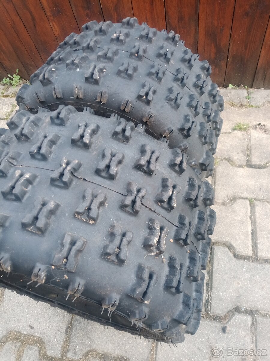 Pneu Holeshot 18/10-8