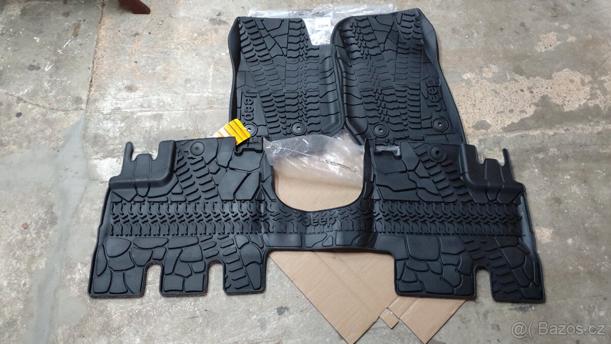 Jeep JK Wrangler 4-door gumové koberce - nové