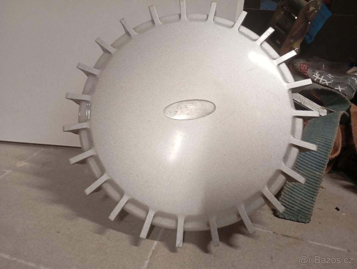 1 poklice, celoplošný kryt kol Ford Scorpio Sierra