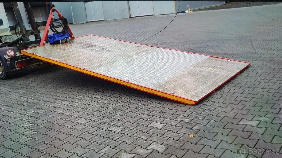 Nosič kontejneru plato