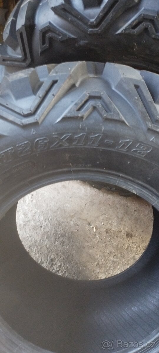 Pneu na ctyrkolku