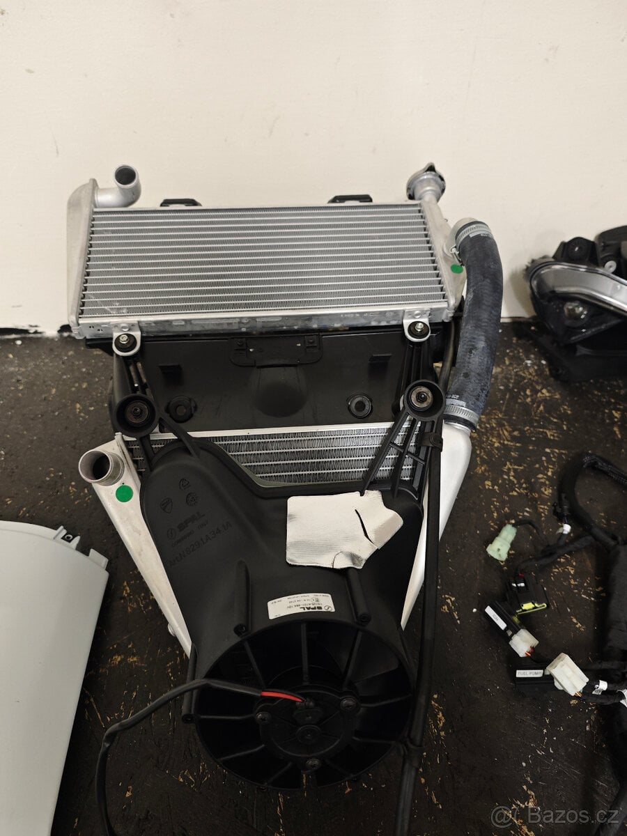 Chladičová stěna Ducati Panigale V2