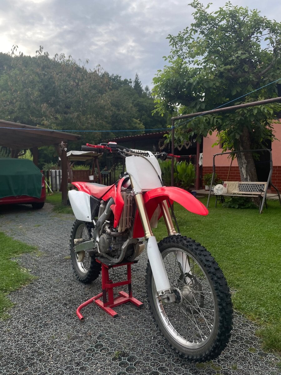 Honda crf 250 R 2005 - číst celý text