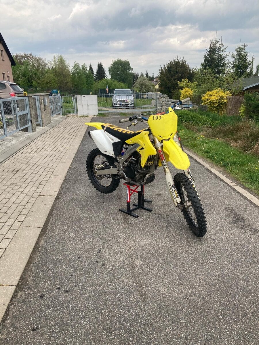 Suzuki rmz 250