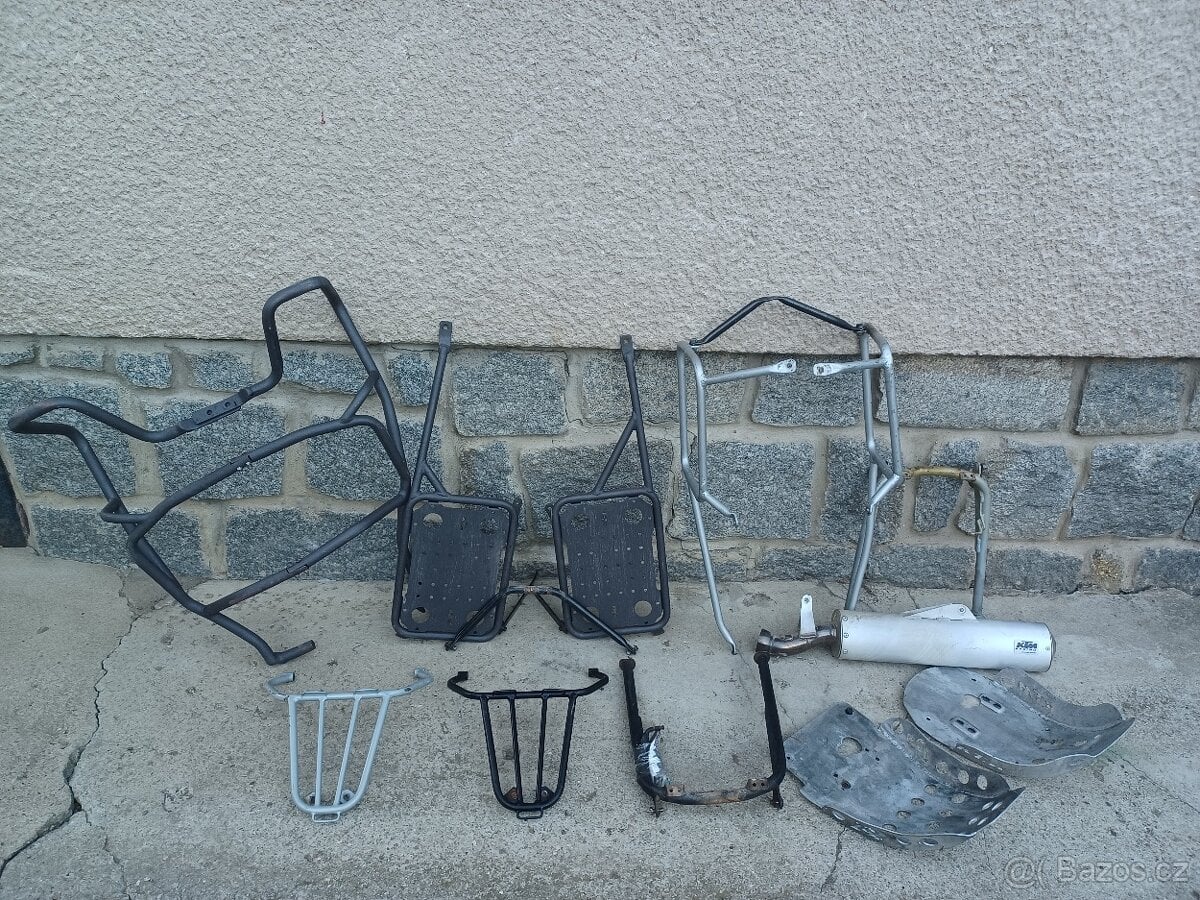 KTM LC4 640 - 620 NOSIČE BOČNÍ, PADÁKY, KRYT MOTORU