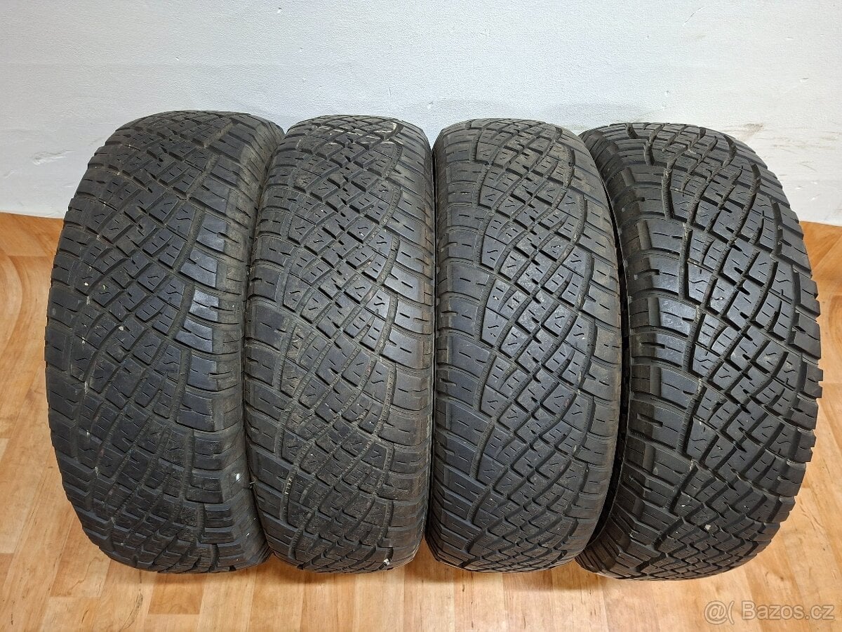 Celoroční pneu 245/70/17 General