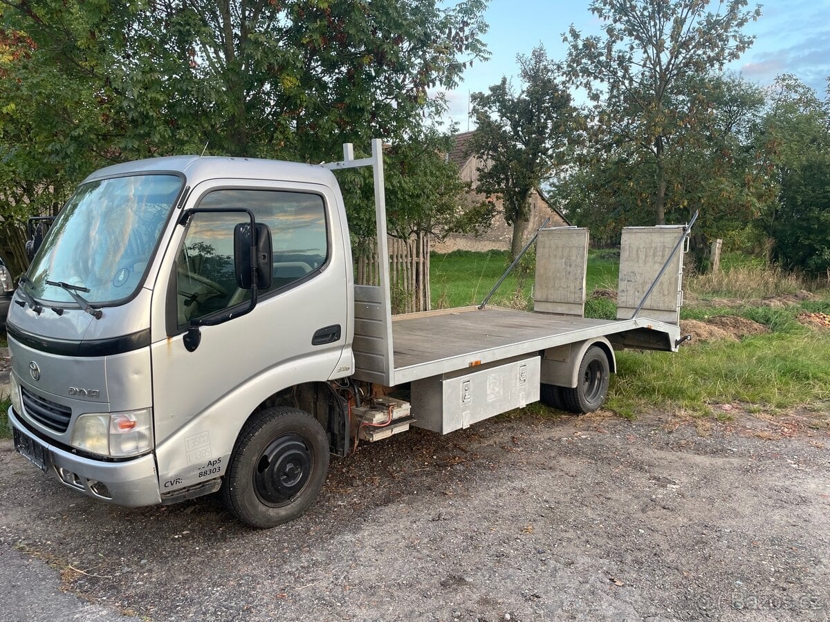 Odtahový speciál Toyota dyna