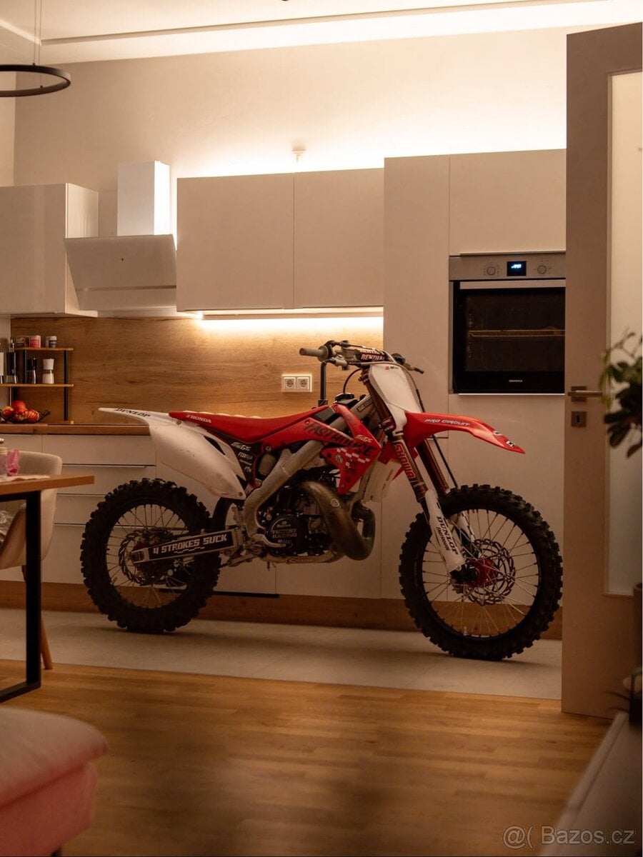 Koupím moto v zadřeném nebo nepojízdném stavu