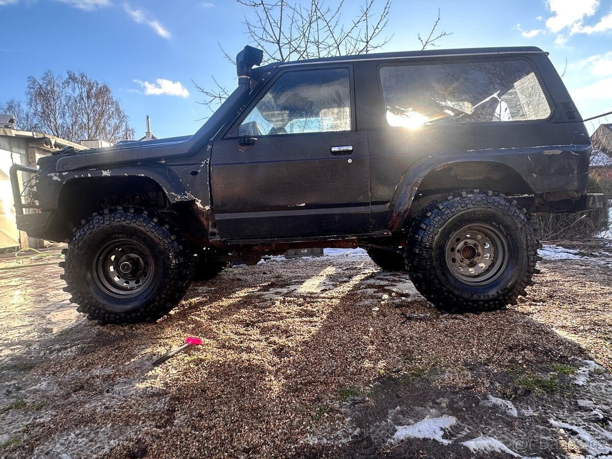 Nissan Patrol Y60 Terénní úprava plně pojízdný