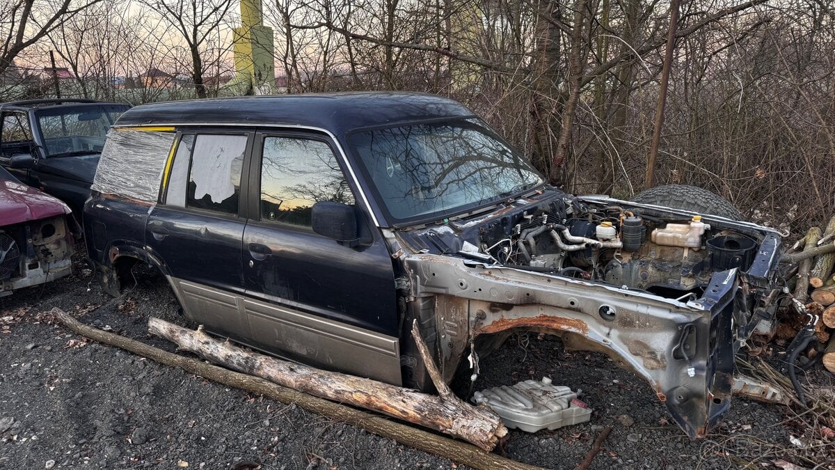 Nissan patrol y61 highroof