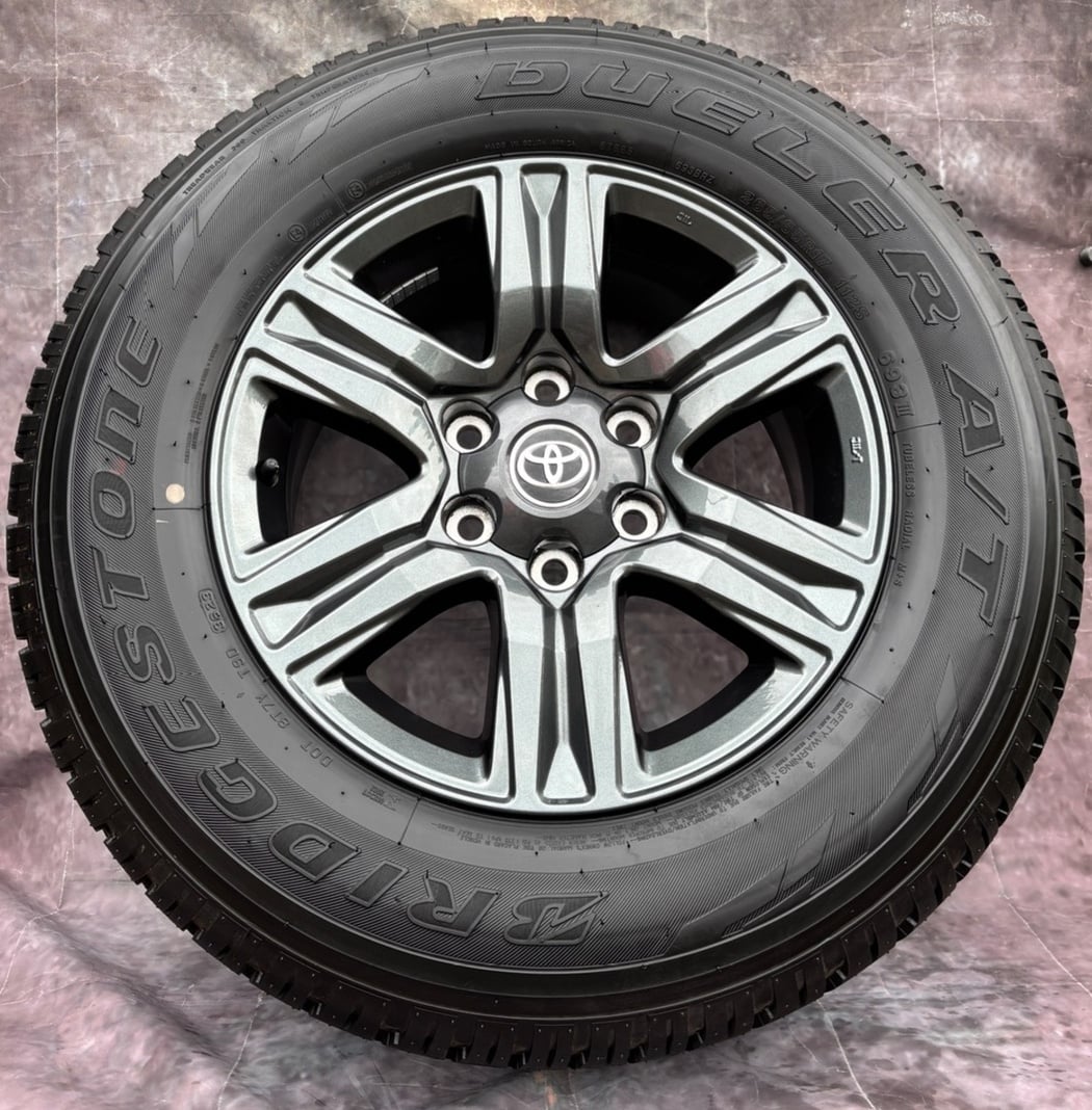 Zánovní alu Toyota Hilux 265/65R17 112S 99% VZORKU