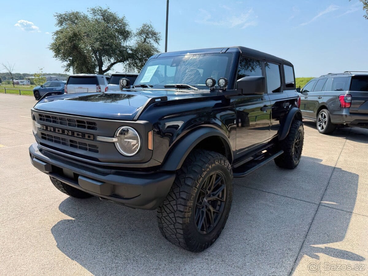 Ford Bronco 2.3L, pohon všech kol, rok 2021