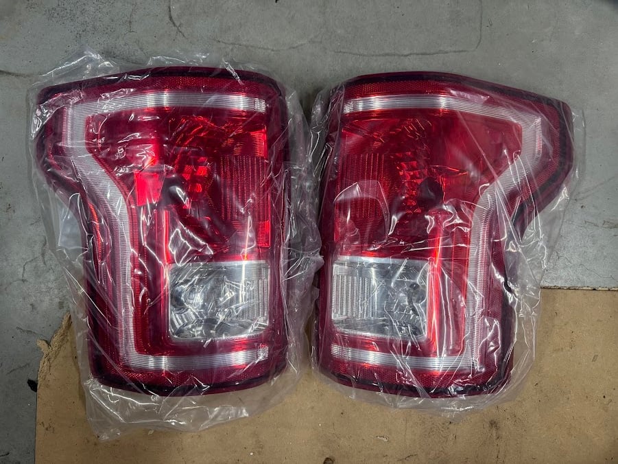 Ford F-150 zadní světla originální použitá