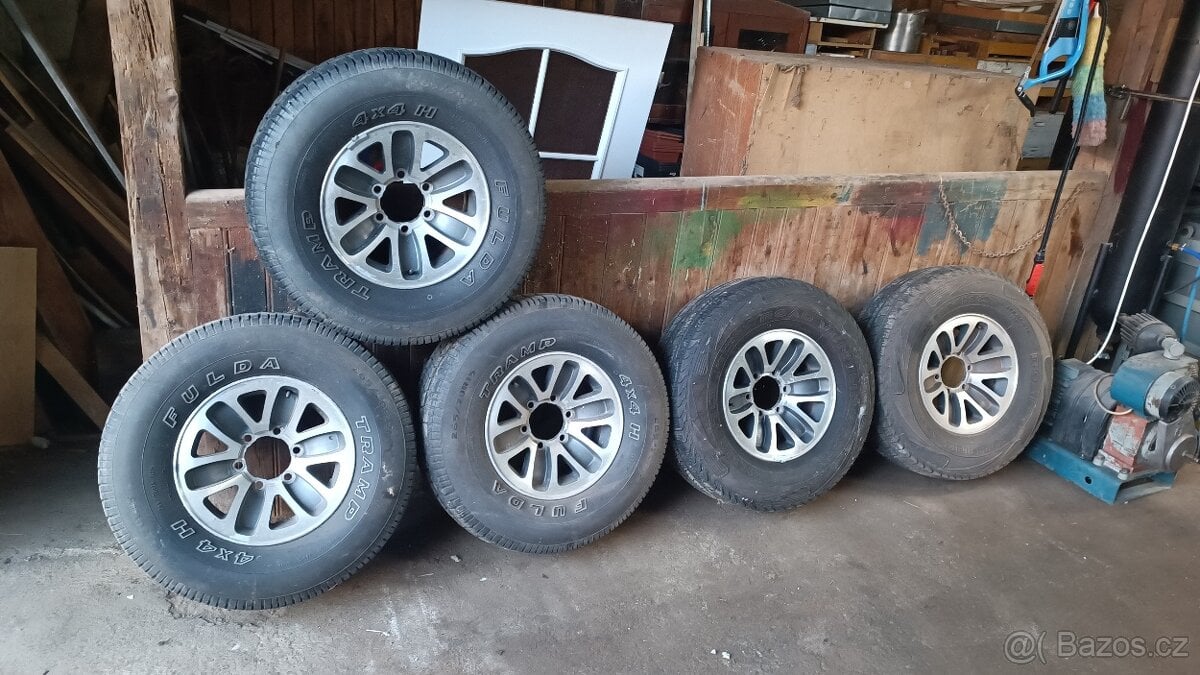 Kola na Nissan Patrol