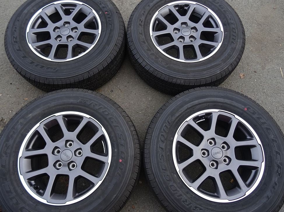 Alu disky Jeep Wrangler, 18", 5x127, celoroční Bridgestone