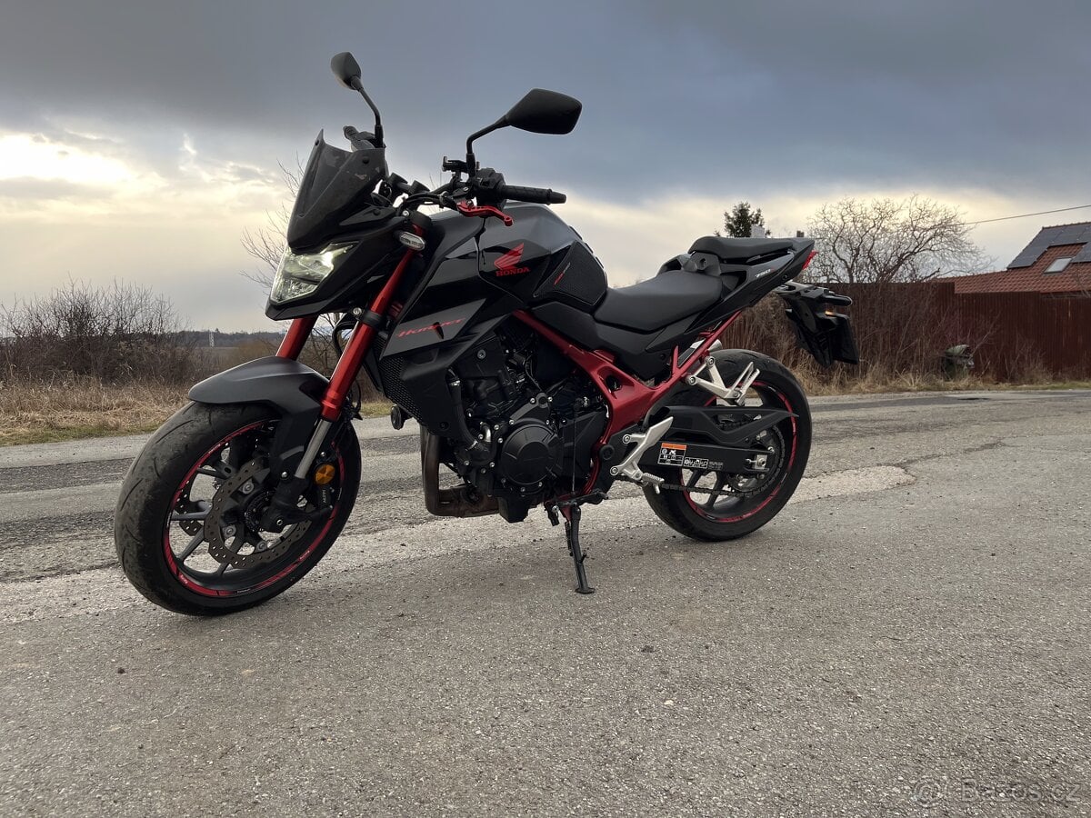 Honda CB750 Hornet – A2 35 kW – 2024 – Záruka – 13900km