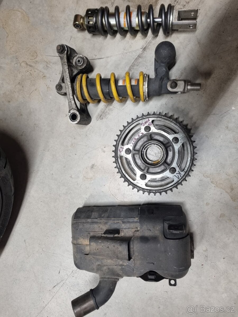 Zadní centrální tlumič Suzuki GSXR 600/750 06-08