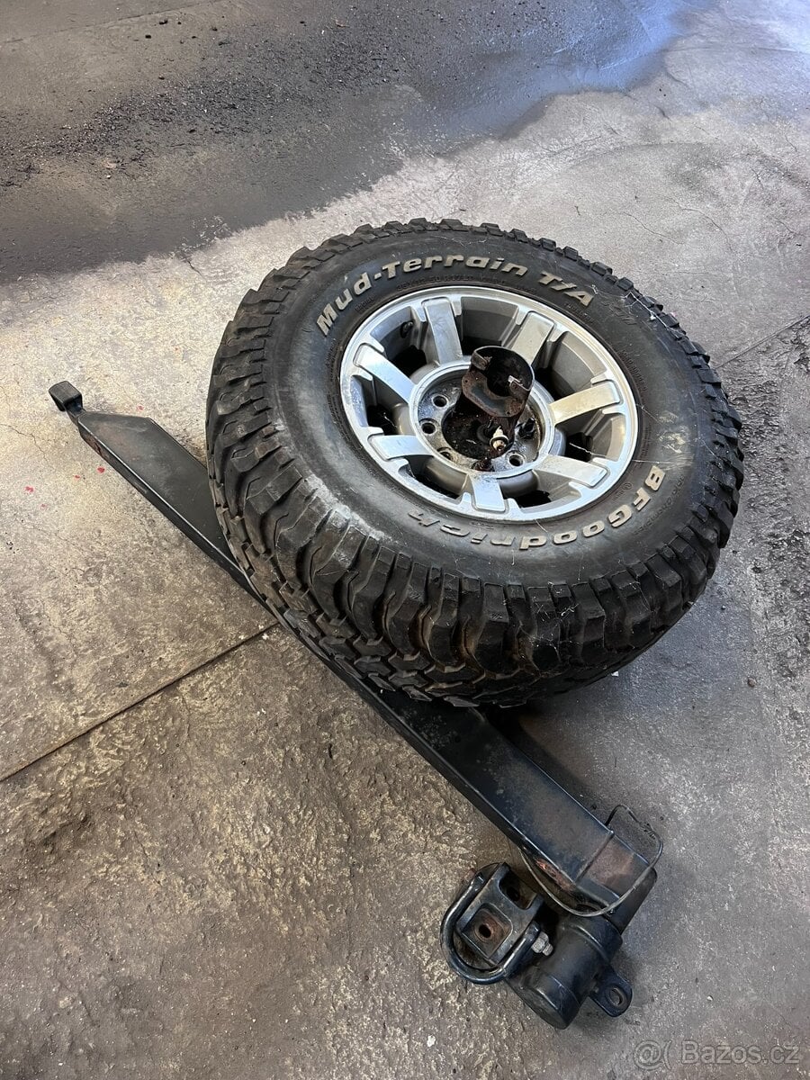 Držák rezervy Hummer H2