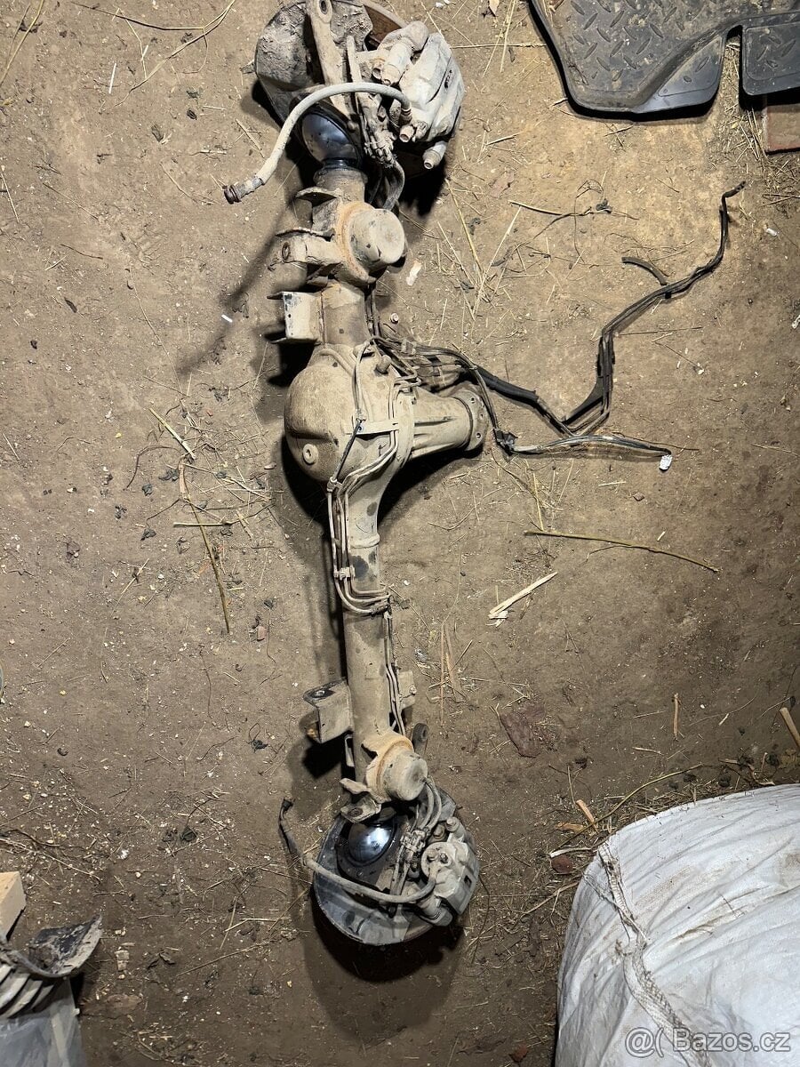 Přední náprava Suzuki Jimny