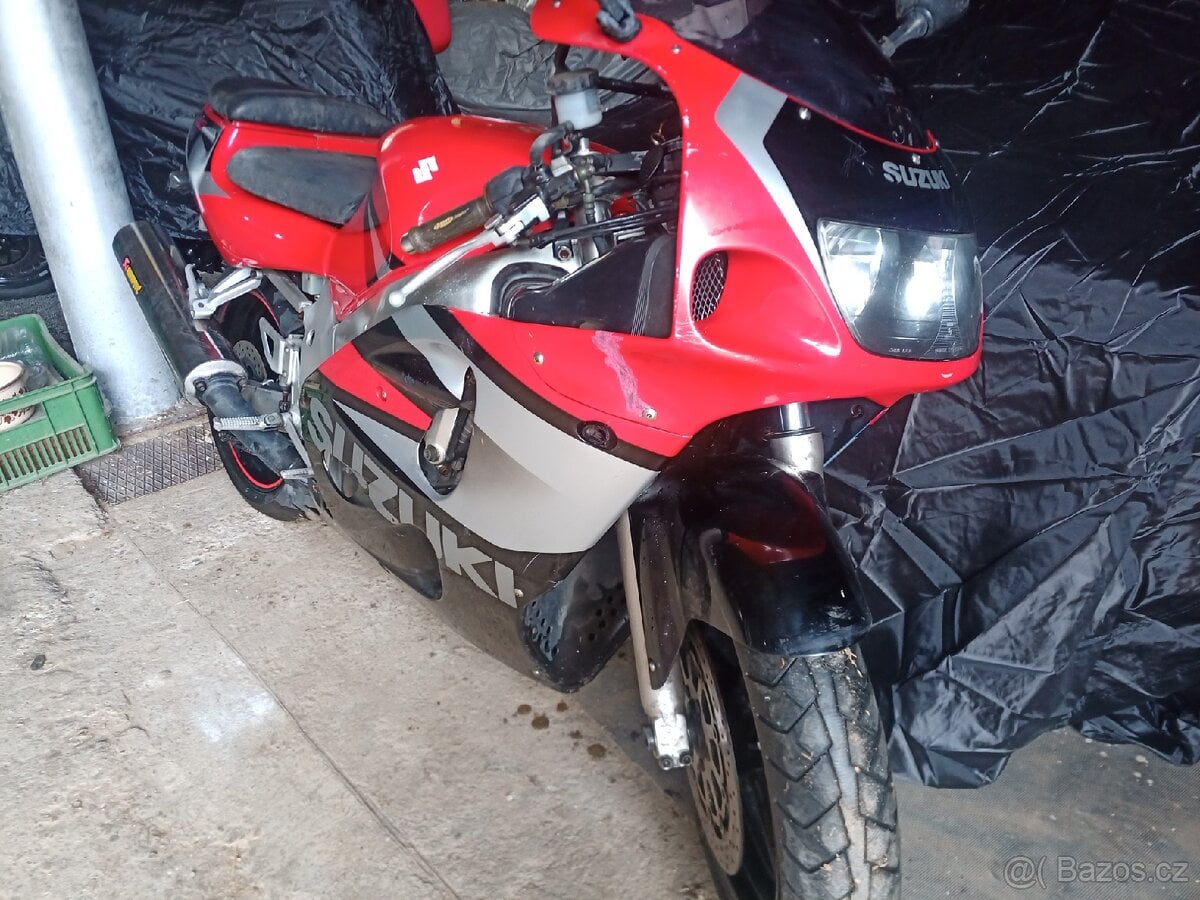 Suzuki GSXR 600 Srad