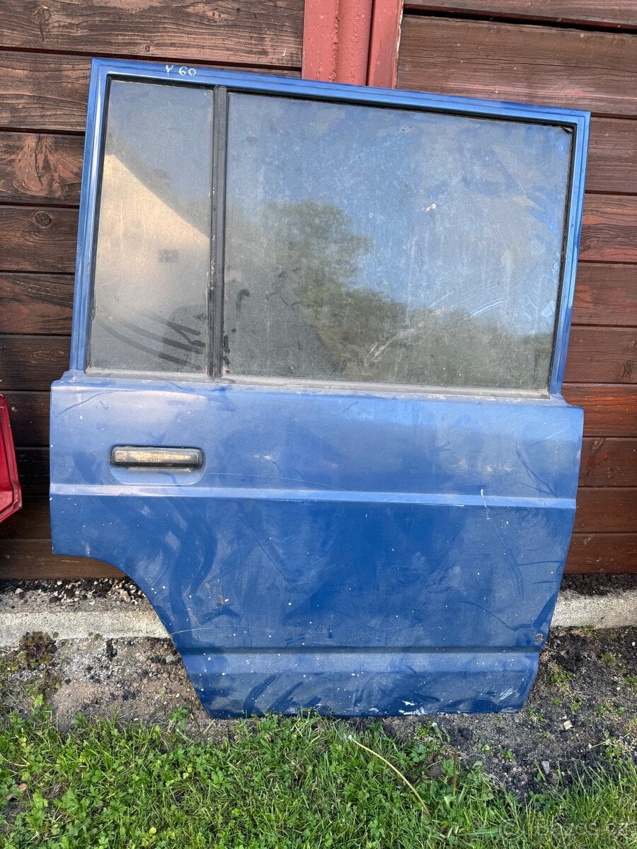 Nissan patrol k160/260 zadní pravé dveře, kapota