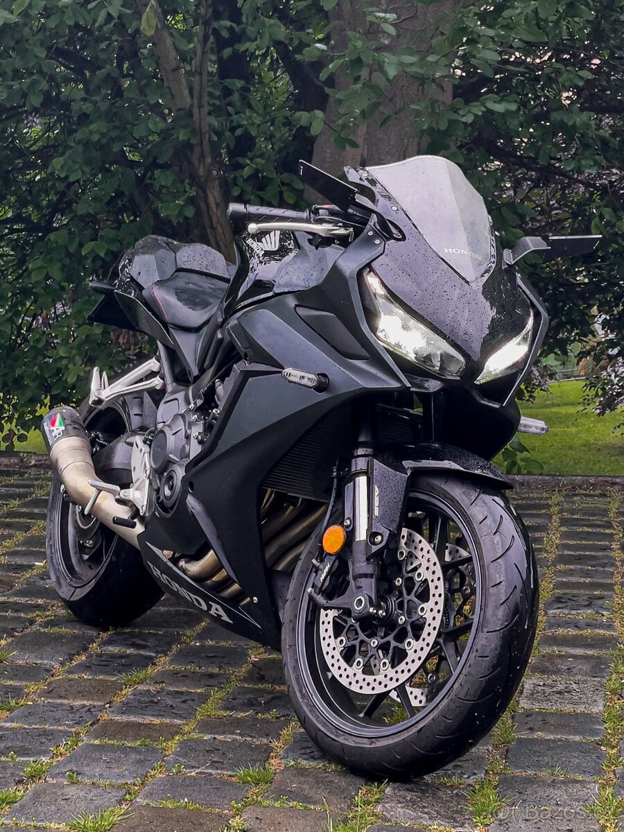 Honda CBR 650R v TP 35kw, otevřená na 76,7 kw A2