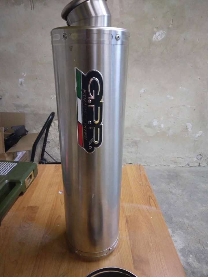 Laděná koncovka SUZUKI GSXR 1000 K1 - K4