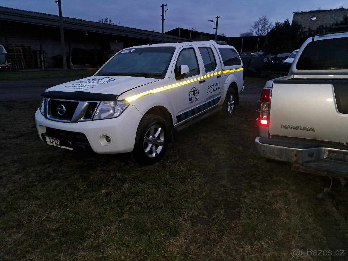 Nissan Navara D40 140kw automat DÍLY..