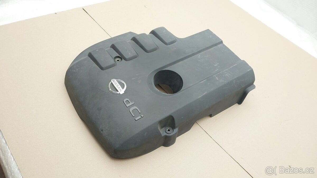 Nissan Navara a Pathfinder  : Kryt motoru horní