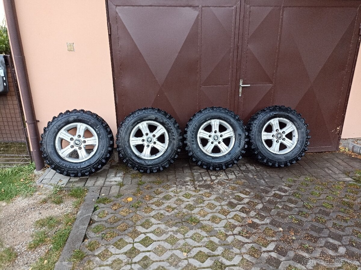 Originál 16 " AL kola Kia Sorento s Offroad pneu