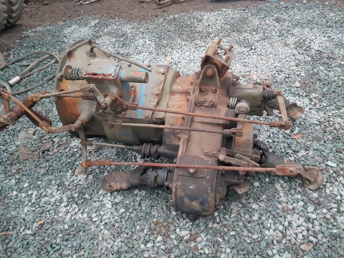 Praga V3S  převodovka s vývodem na navijak