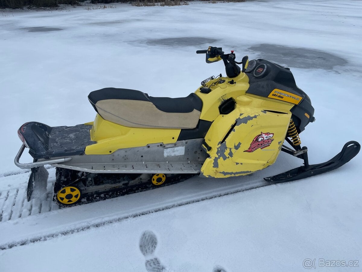 Skidoo freestyle sněžný skůtr ski doo ski-doo