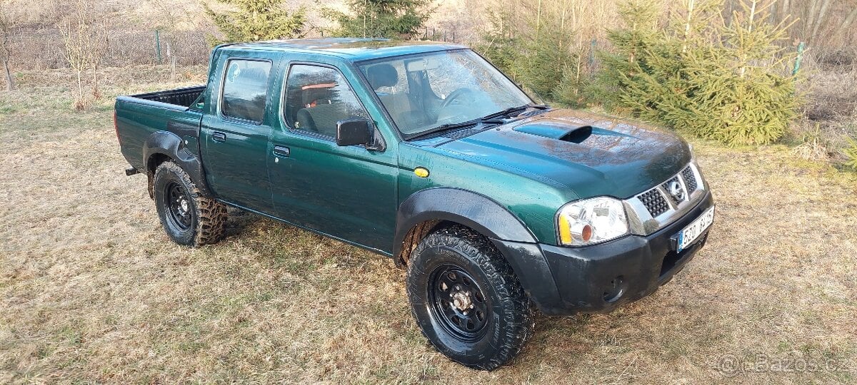 Navara double-cab D22