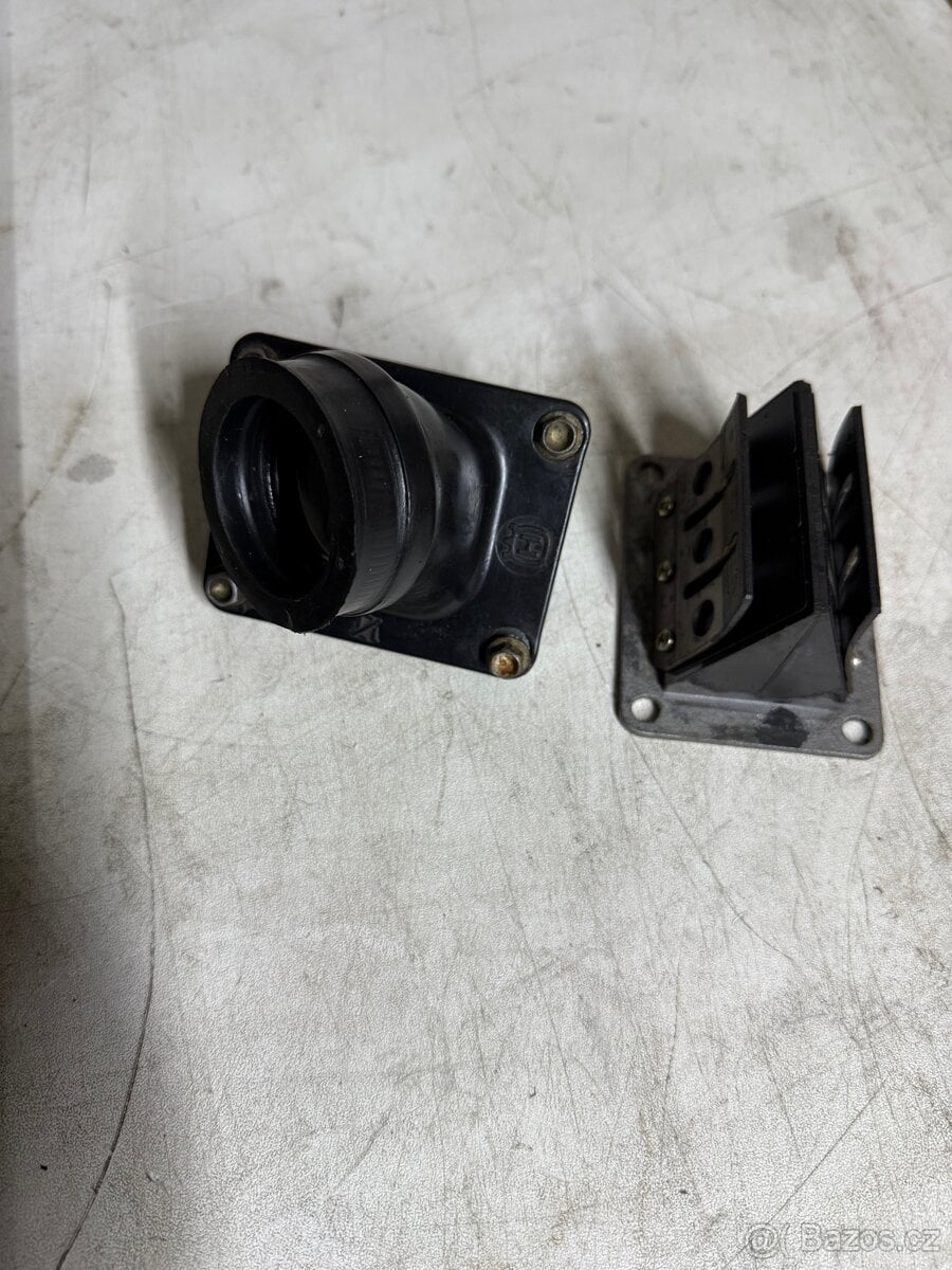 Husqvarna wr 125 příruba karburátoru