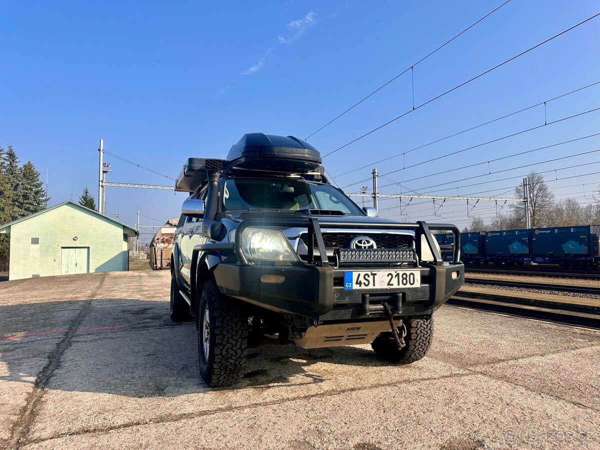 Toyota Hilux 3.0 D4D Expediční