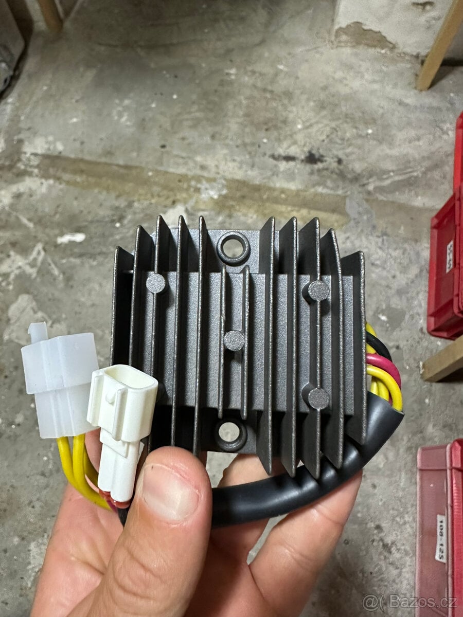 Regulátor dobíjení napětí Suzuki DR-Z 400 Kawasaki KLX 400