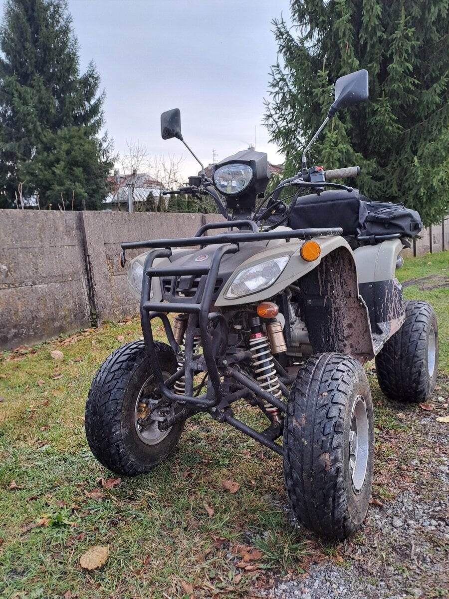 Čtyřkolka Lyda 203