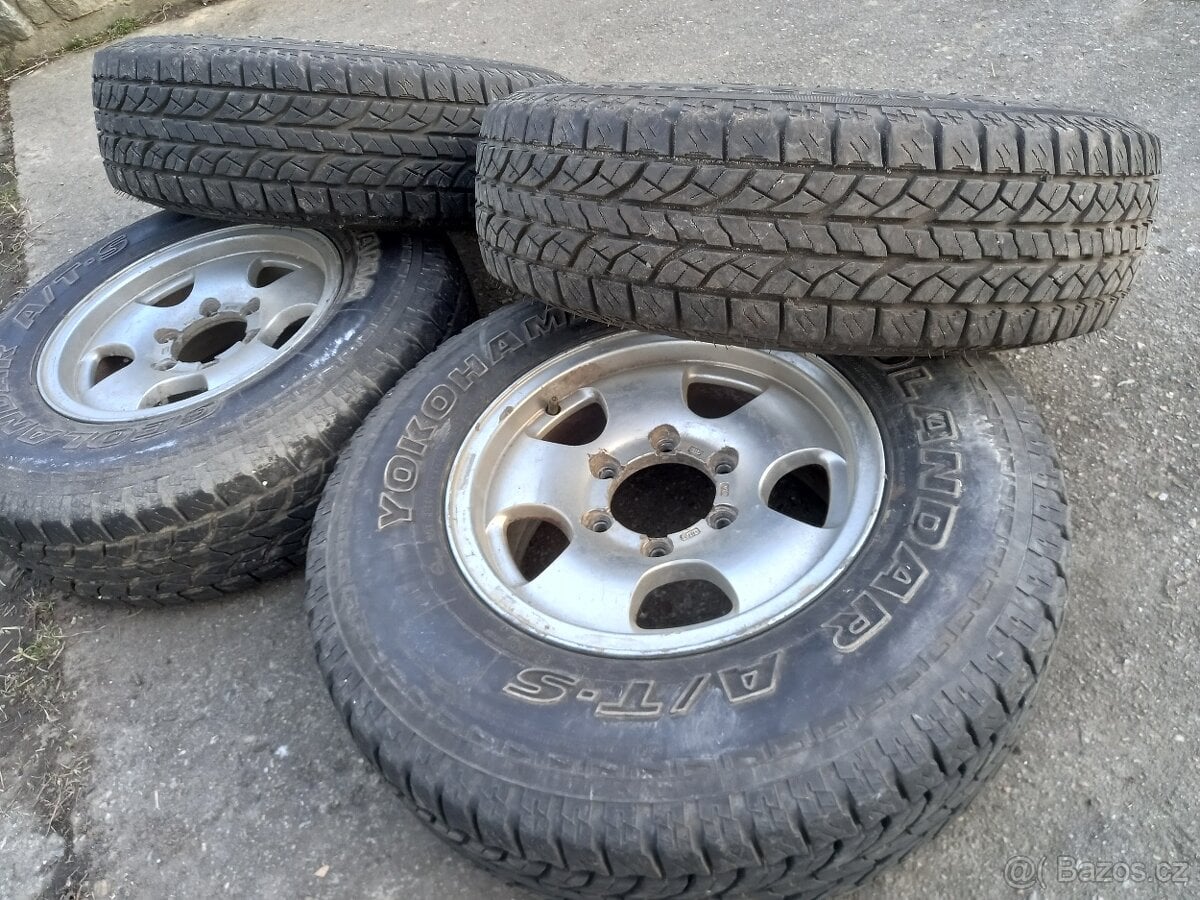 Pneu Yokohama Dueler A/T 215/80 r15