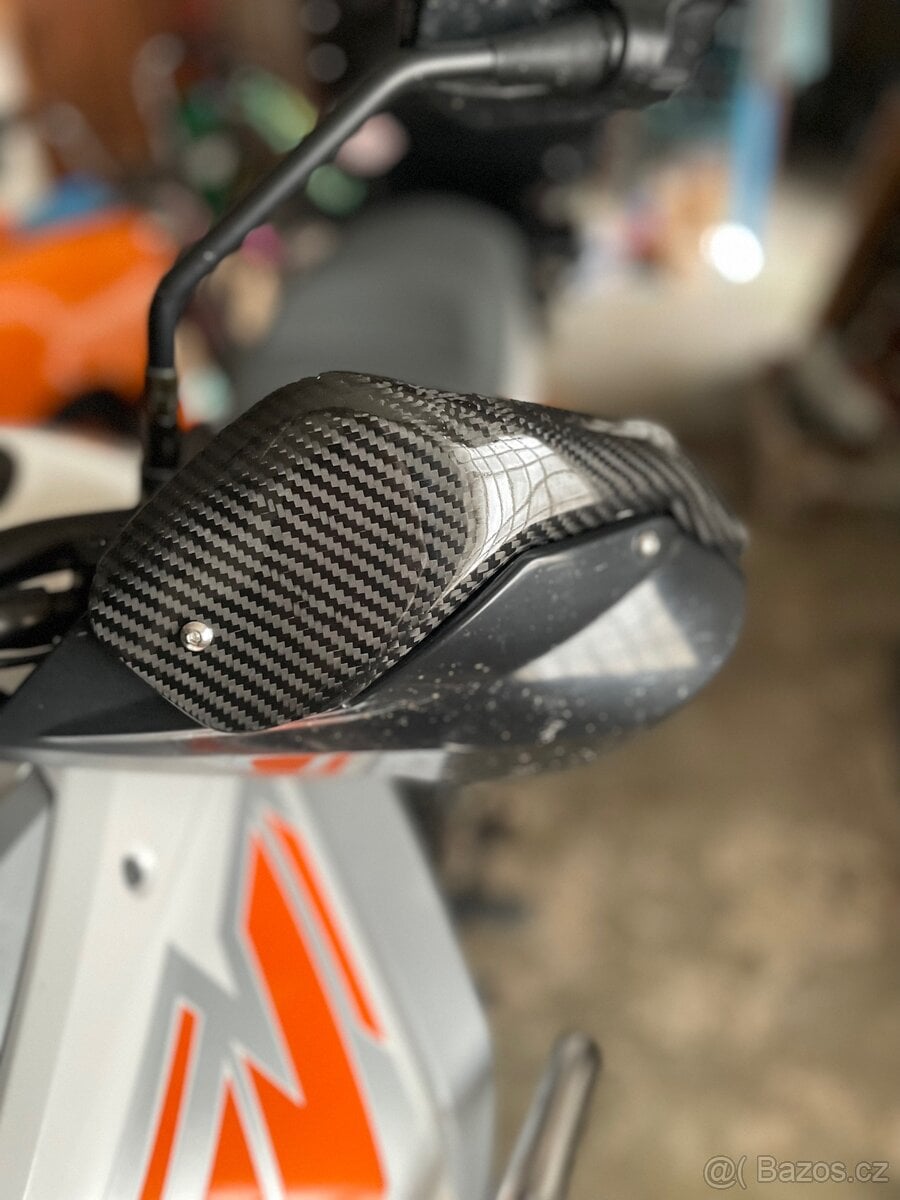 Carbon kryt zvýšení originálních krytů pro KTM