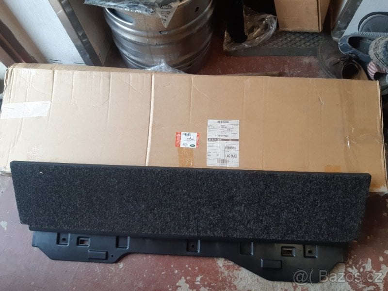 Range Rover L405 - výklopný spodní díl dveří kufru