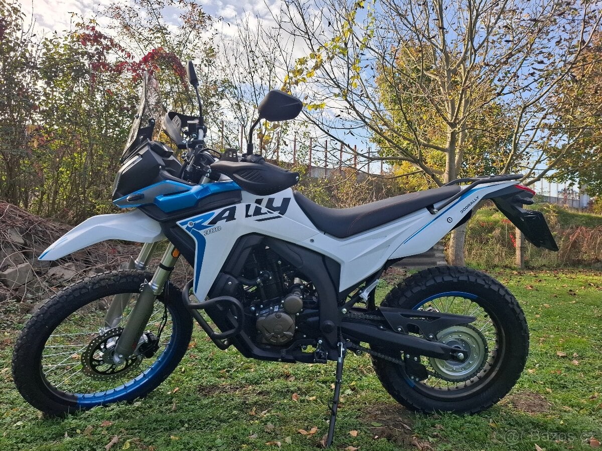 Voge 300 RALLY - jako nová - 650Km